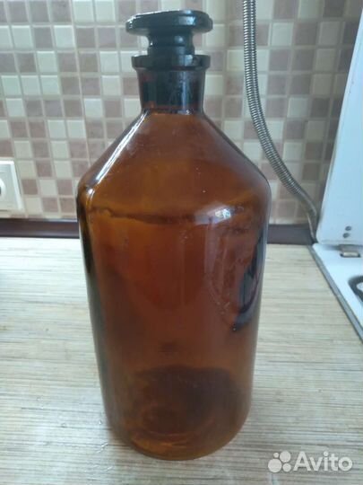 Бутыль для вина из темного стекла