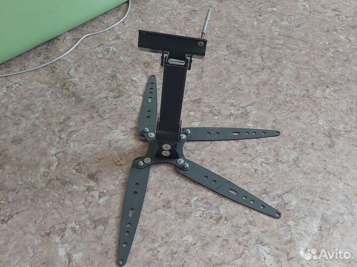 Кронштейн для телевизора поворотный