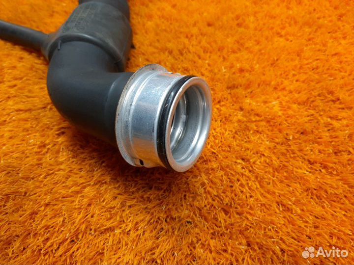 Патрубок радиатора верхний Mercedes-Benz C-Class