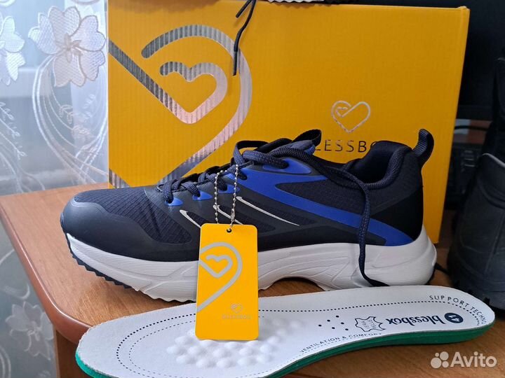 Кроссовки новые 41 размер