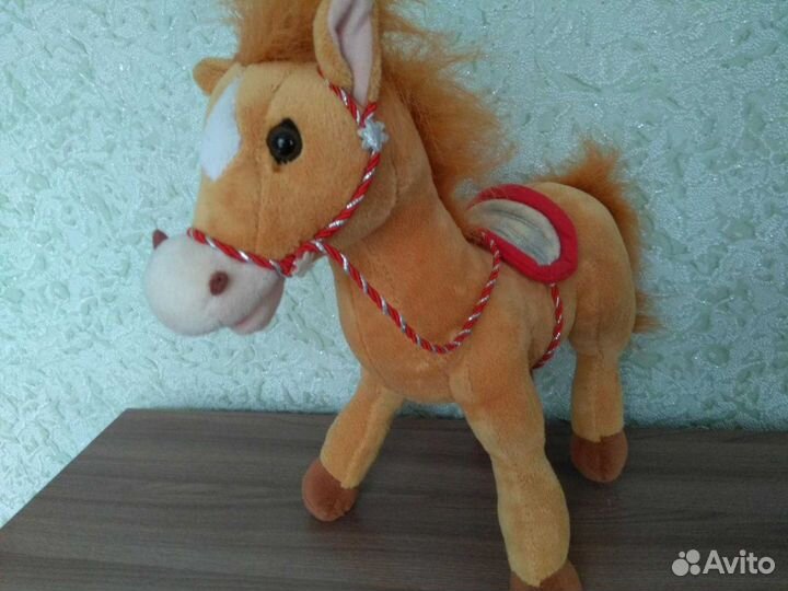 Большая и маленькая мягкая игрушка- Лошадка