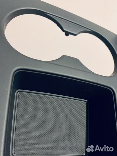 Накладка центральной консоли Audi A4 B9