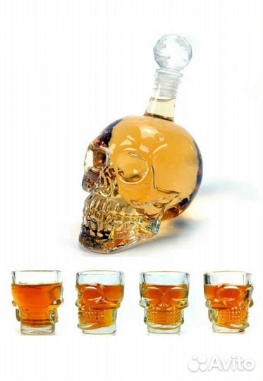 Штоф с рюмками Череп