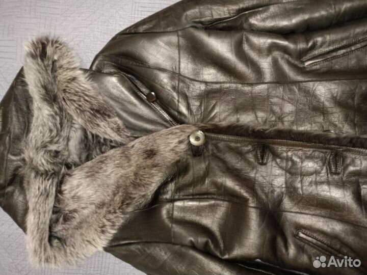 Дубленка натуральная женская с капюшоном