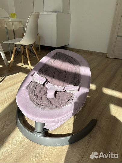 Шезлонг качалка детский Nuna Leaf Curv