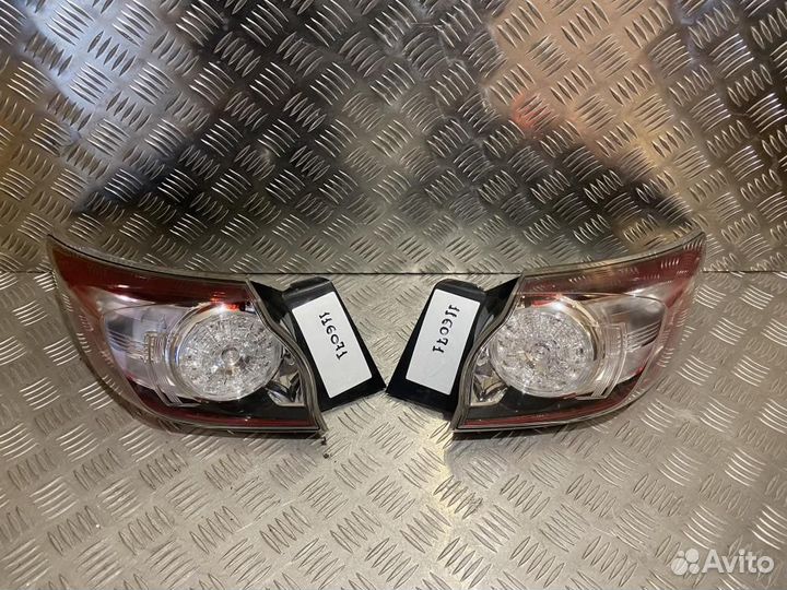 Фонарь задний наружный левый Mazda Mazda 3 BL 2008