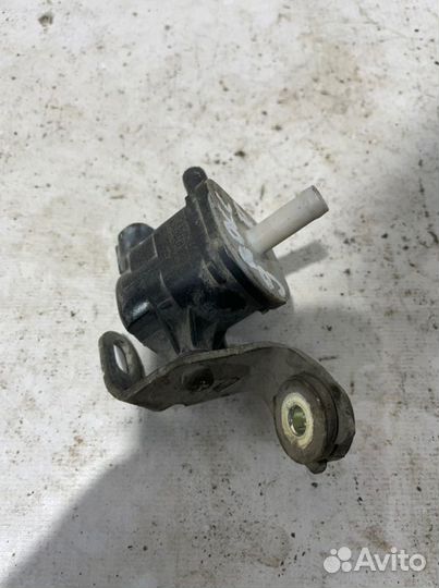 Вакуумный клапан Toyota Corolla 150 1ZR 2007