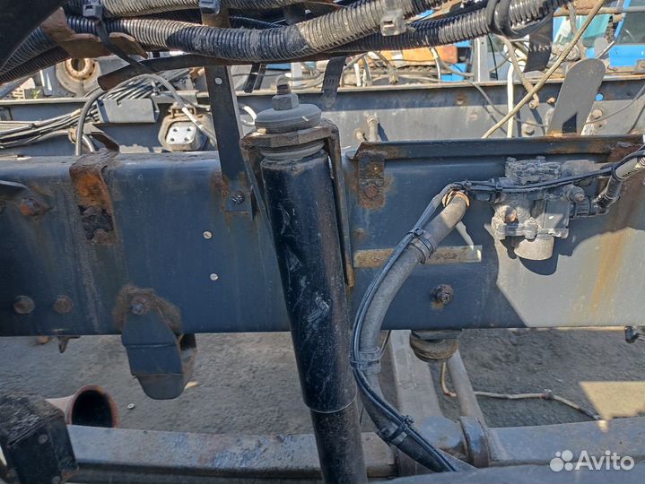 Амортизатор передний