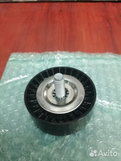 Ролик приводного ремня Mitsubishi MW 400125