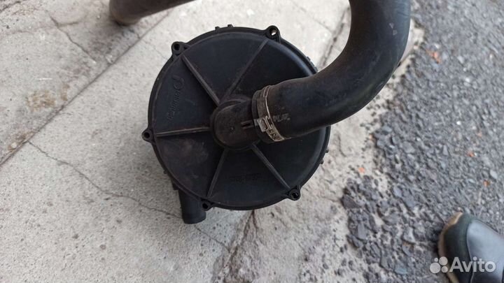 Воздушный насос Volvo s40 двигатель. 2.0