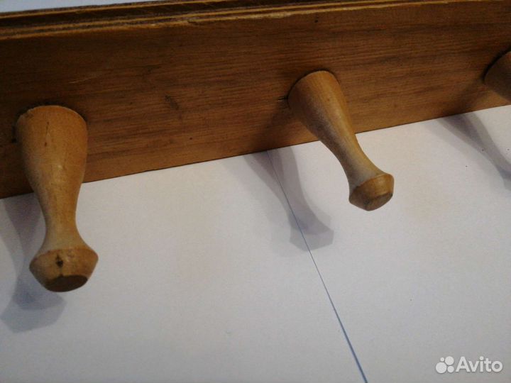 Вешалка для одежды настенная