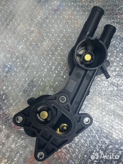 Корпус термостата VAG аналог 03C121111H