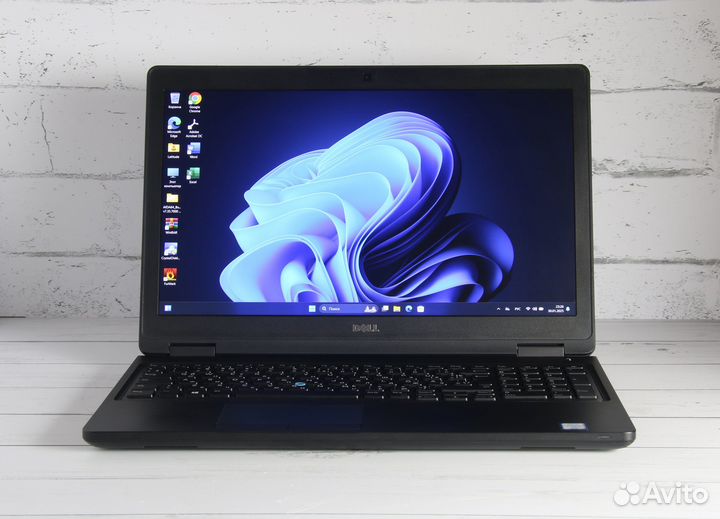 Dell Latitude 5580 i7/16/256/FHD/Geforce 930 MX