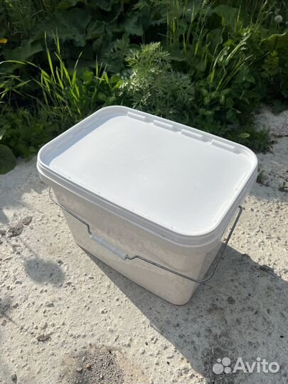 Пластиковые ведра с крышками 25л