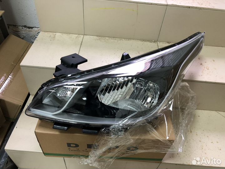 Фара Kia Rio 4 2017-2020 год