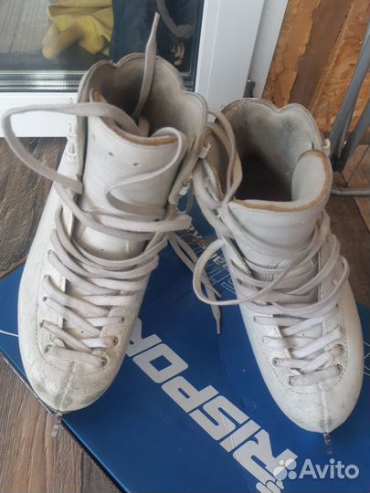 Фигурные коньки 215, 225