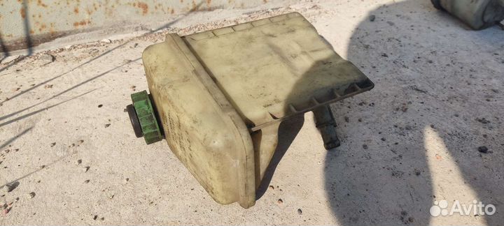 Бачок гур Audi 100 С4 A6 C4 1991-1997