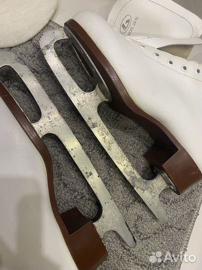 Коньки женские фигурные 42 размер