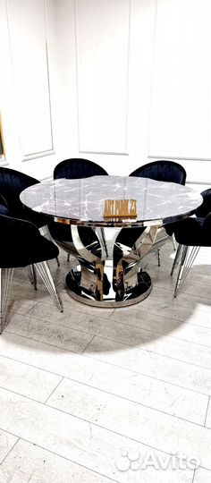 Новый стол из акрила