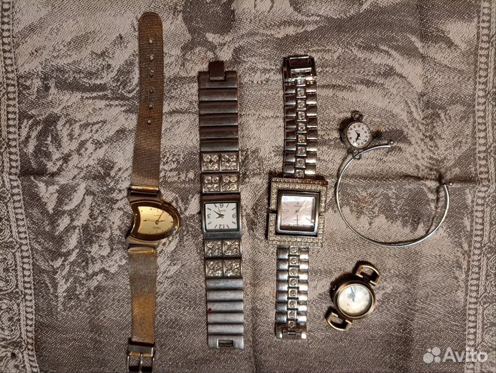 Часы наручные женские