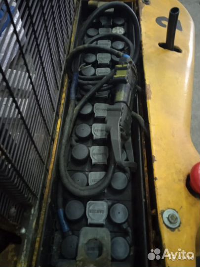 Самоходный штабелёр (поводковый) Komatsu 1,2т 3,6м