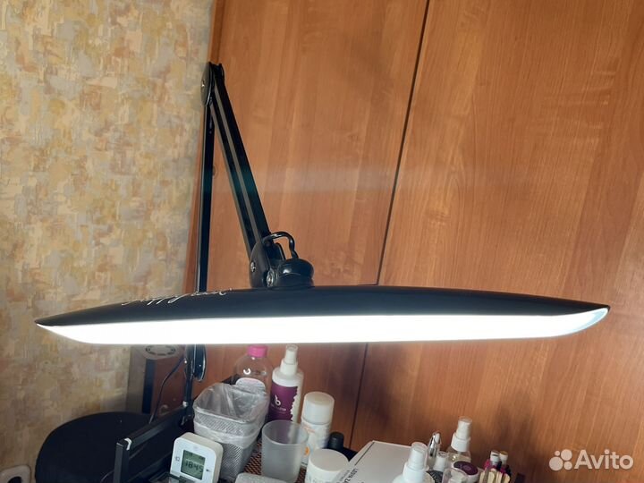 Бестеневая светодиодная лампа мастера черная