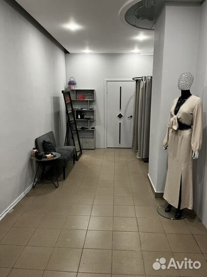 Продам шоурум женской одежды