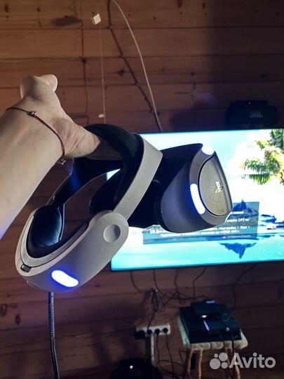 Продаю Playstation VR v1