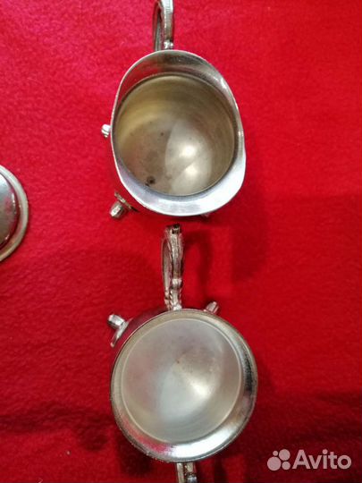 Соусник и солонка посеребренные на ножках