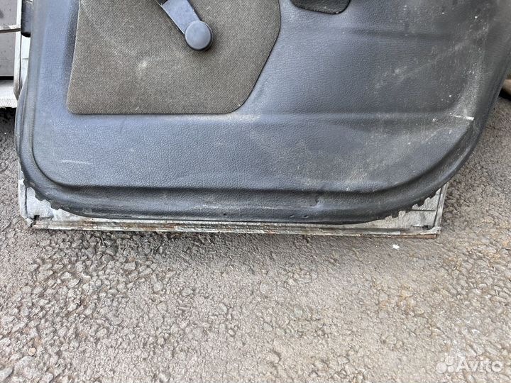 Дврерь правая задняя бмв е34