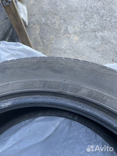 Yokohama dB Decibel E70B 215/55 R17