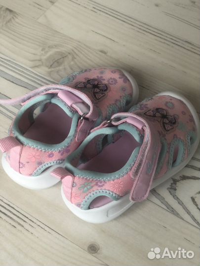 Сандалии для девочки