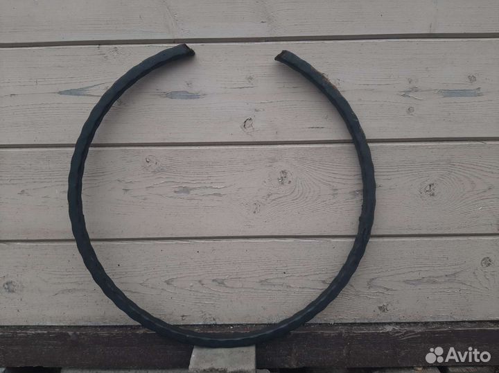 Уникальная декорация разомкнутое кольцо