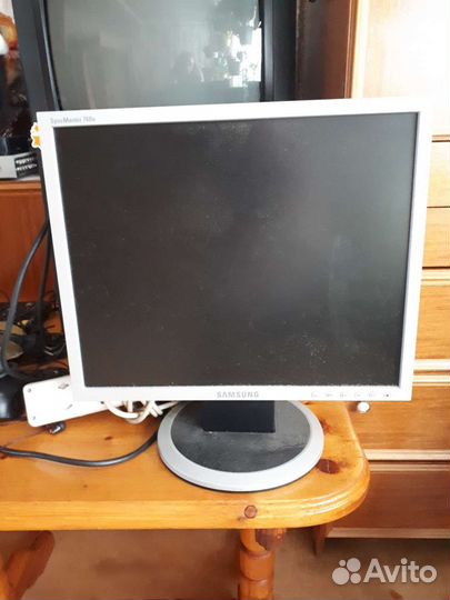 Монитор Samsung