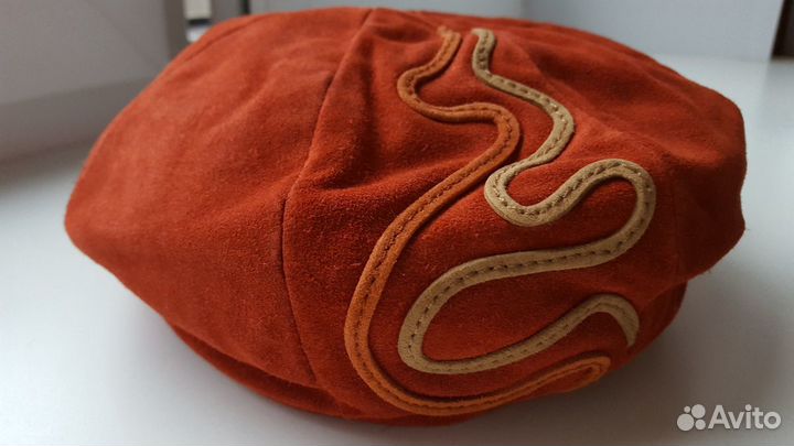 Новый стильный берет из натуральной замши