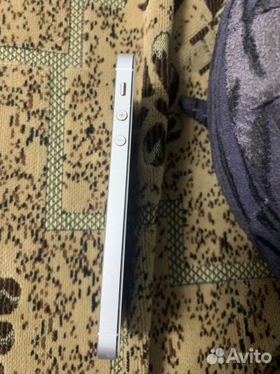 Телефон iPhone 5s