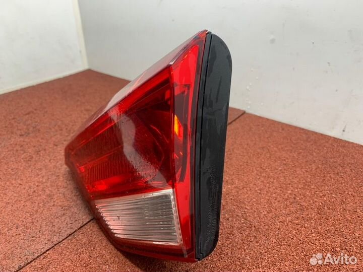 Фонарь в крышку багажника задний правый Kia Rio 4