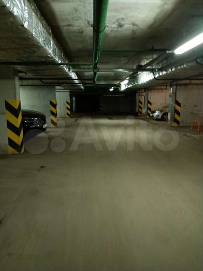 Машиноместо, 15 м²