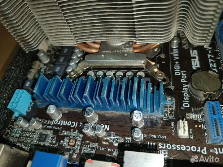 Материнская плата с процессором и памятью