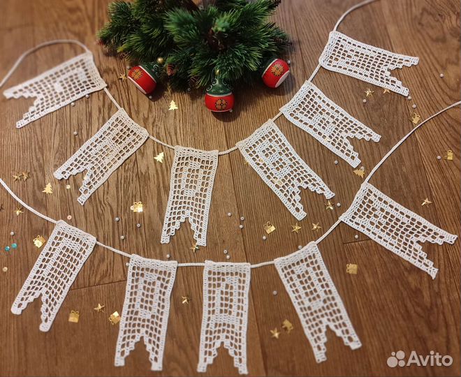 Новогоднее вязаное украшение. Гирлянда новогодняя