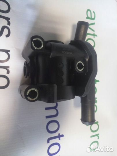 Корпус термостата Ford Focus 1