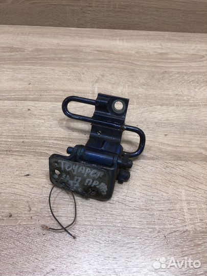 Петля двери задняя правая Фольксваген Тоуарег 2005