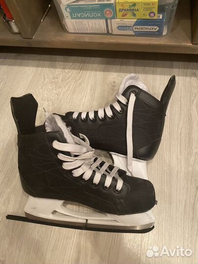Коньки хоккейные 39 размер