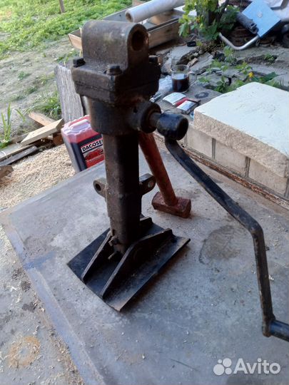 Домкрат лапа вагонный