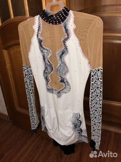 Костюм для фигурного катания