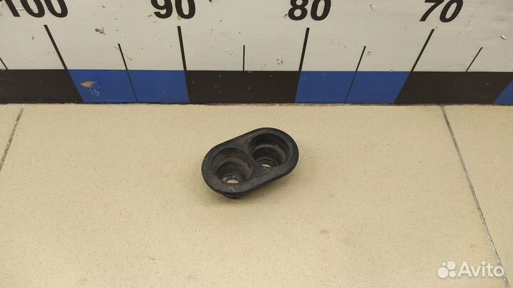 Уплотнитель (внутри) Land Cruiser (150) -Prado 200