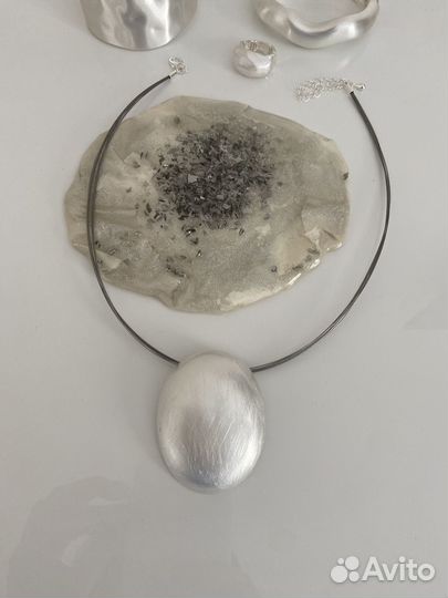 Колье камнем Poison drop