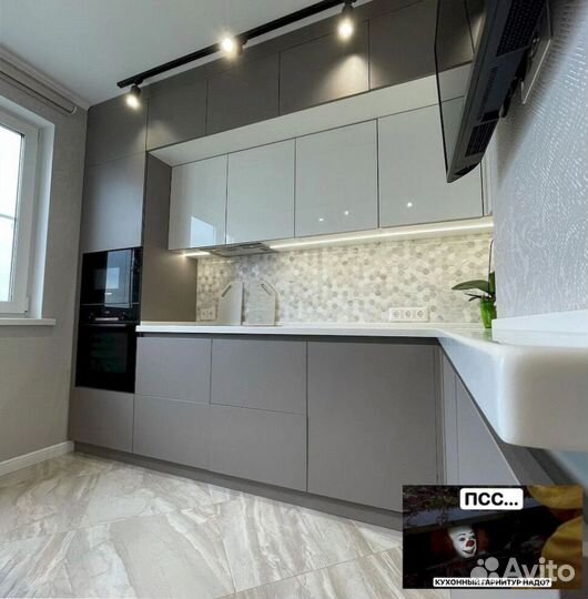 Прямая в потолок кухня на заказ