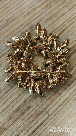 Новая брошь женская. Бижутерия