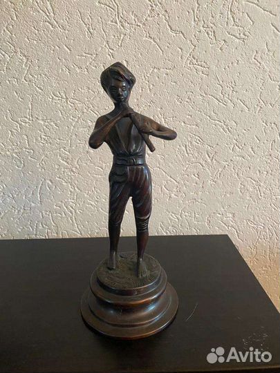 Статуэтка, бронза